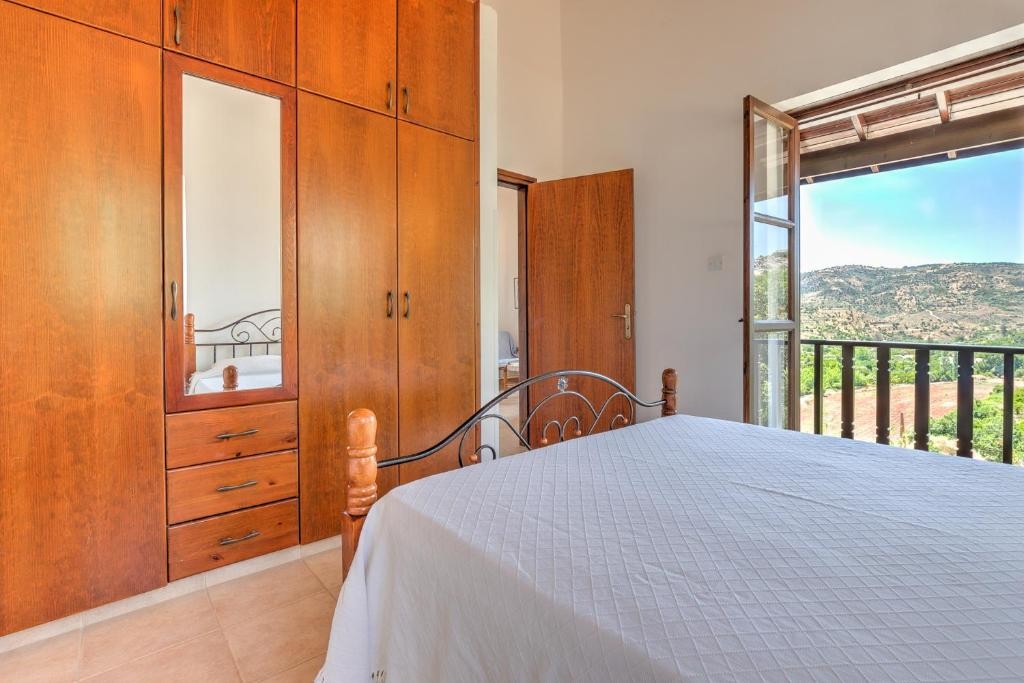 Detached Villa For Rent  in  Episkopi