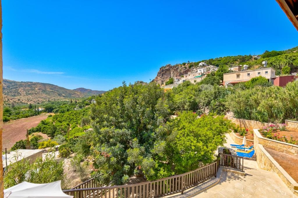 Detached Villa For Rent  in  Episkopi