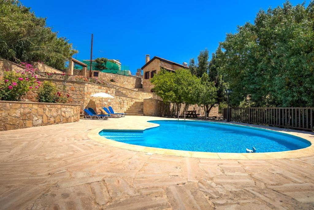 Detached Villa For Rent  in  Episkopi
