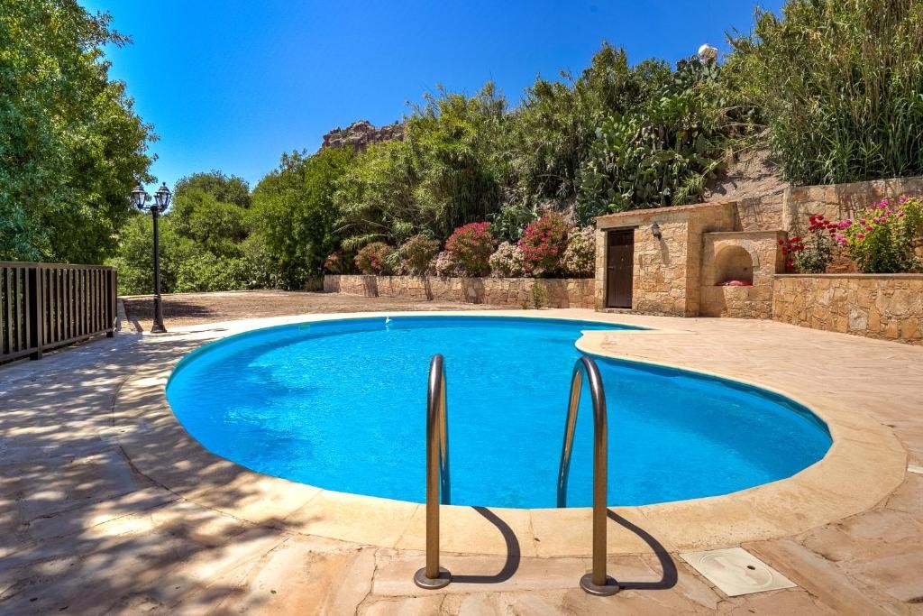 Detached Villa For Rent  in  Episkopi