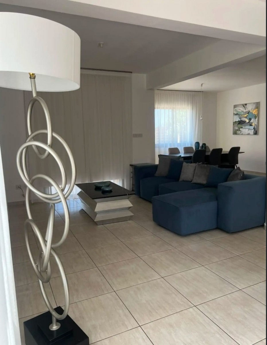 Detached Villa For Rent  in  Emba