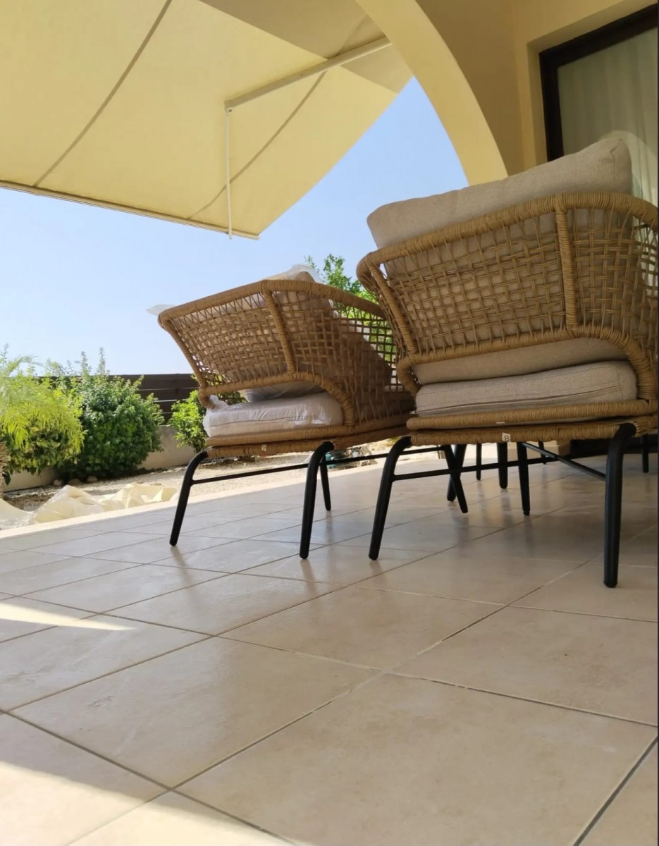 Detached Villa For Rent  in  Emba
