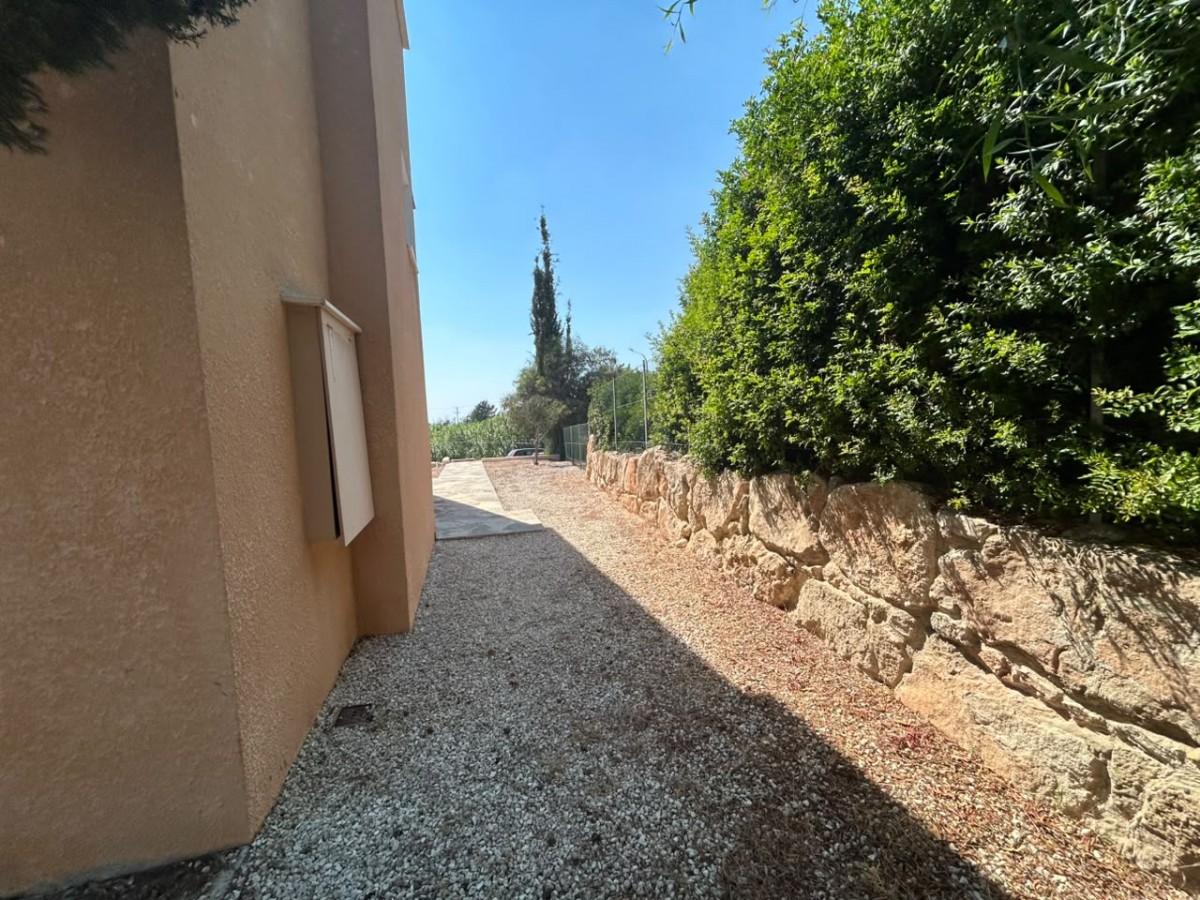 Detached Villa For Sale  in  Chlorakas