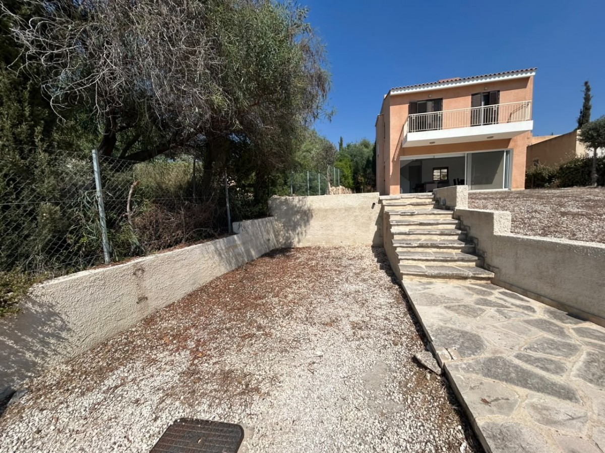 Detached Villa For Sale  in  Chlorakas