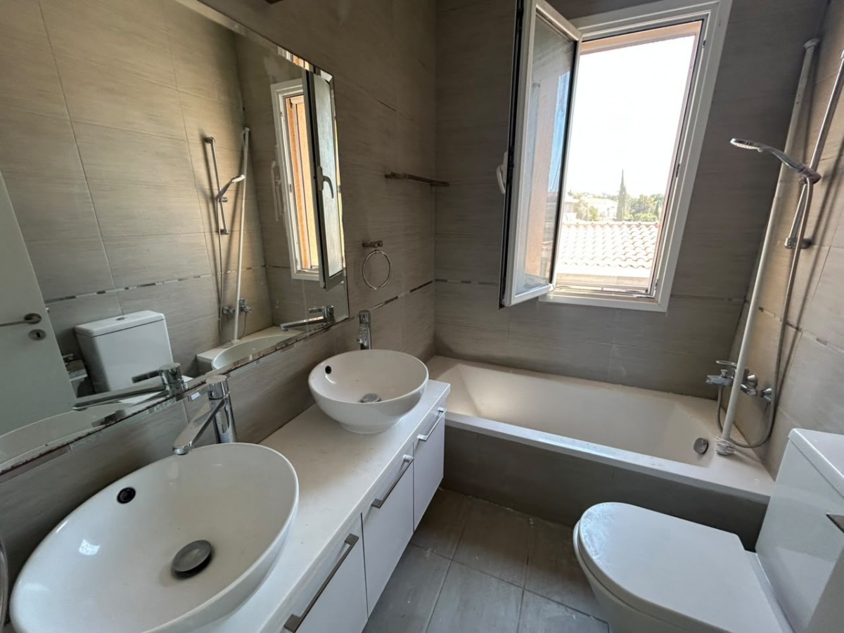 Detached Villa For Sale  in  Chlorakas