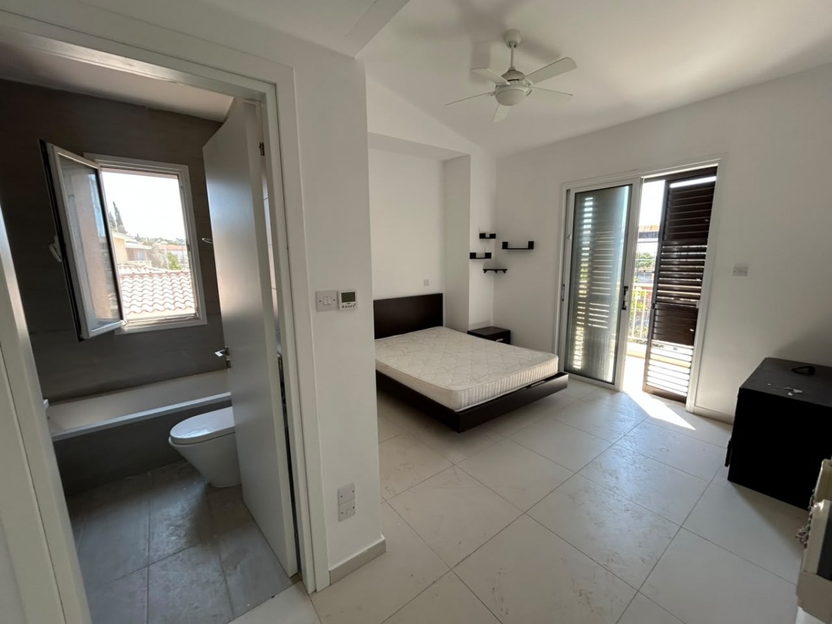 Detached Villa For Sale  in  Chlorakas