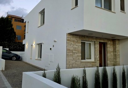 Peyia, Paphos Semi Detached Villa For Sale | DT5340