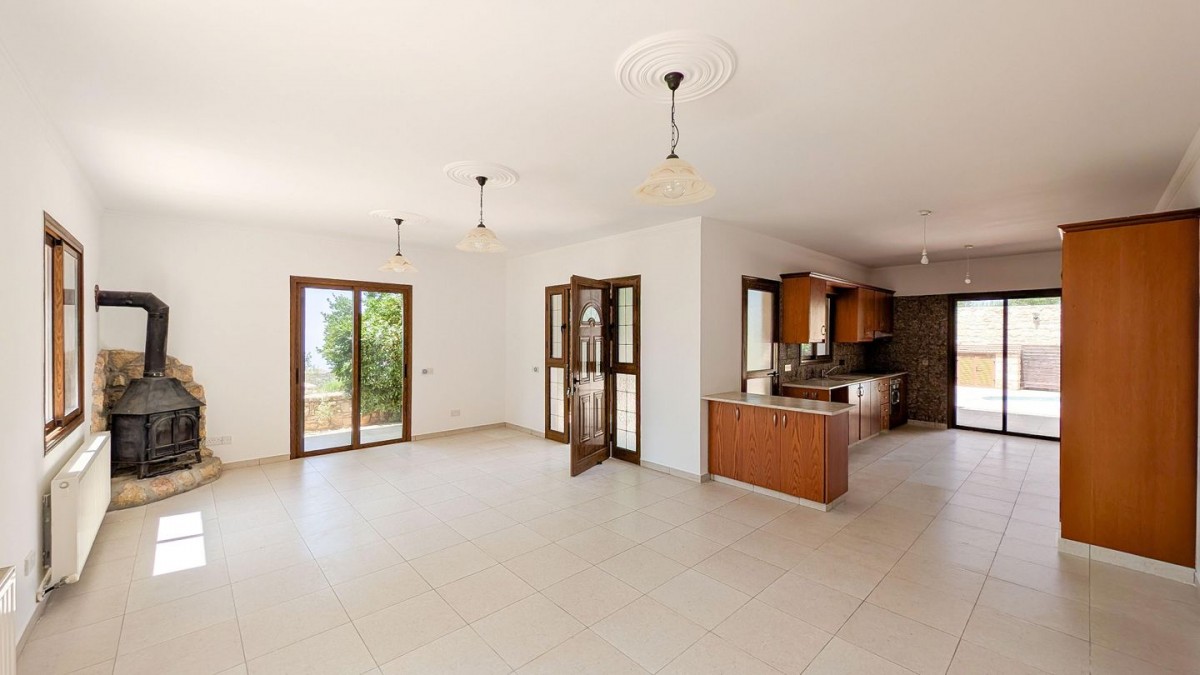 Detached two-storey House in Ineia, Paphos