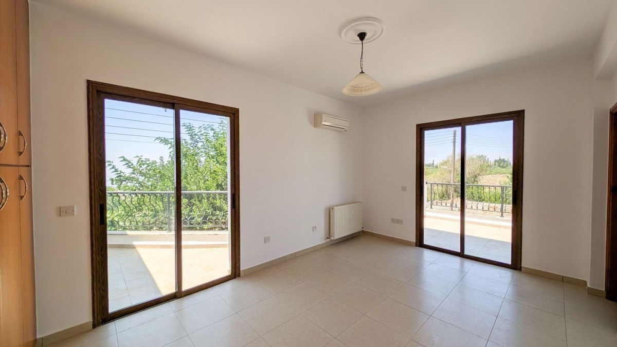 Detached two-storey House in Ineia, Paphos