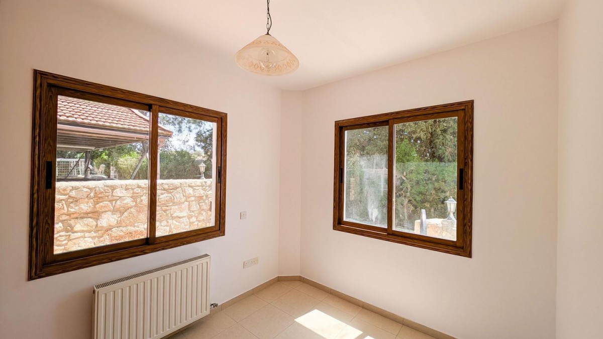Detached two-storey House in Ineia, Paphos
