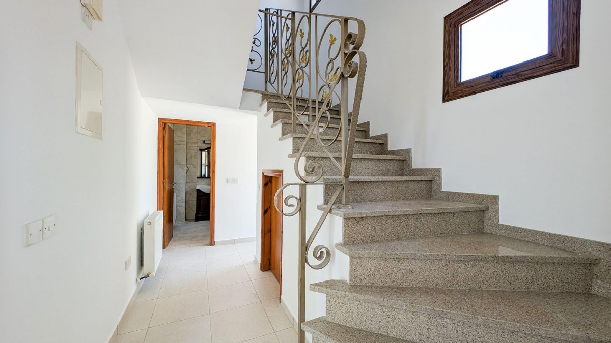 Detached two-storey House in Ineia, Paphos