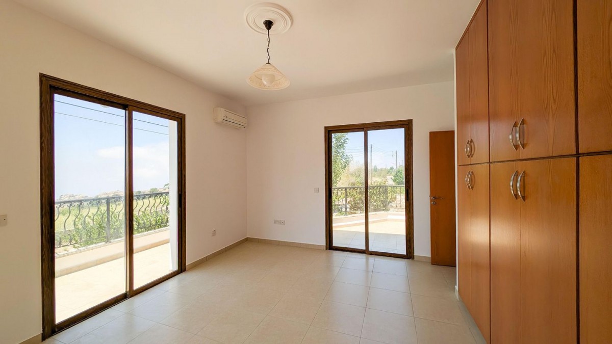 Detached two-storey House in Ineia, Paphos