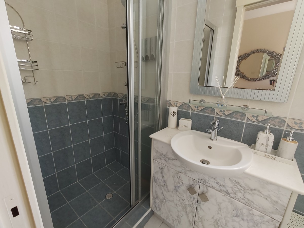 Detached Villa For Rent  in  Kato Paphos - Universal