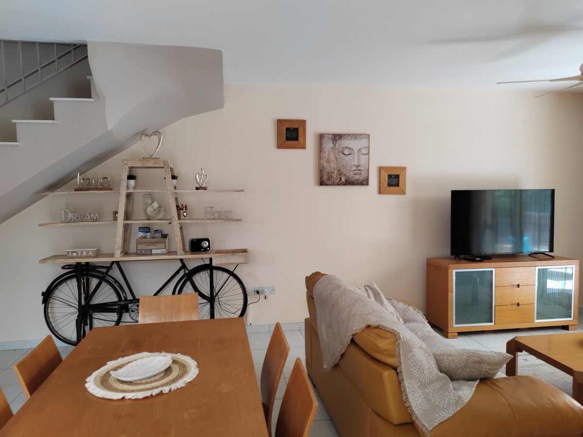 Detached Villa For Rent  in  Kato Paphos - Universal