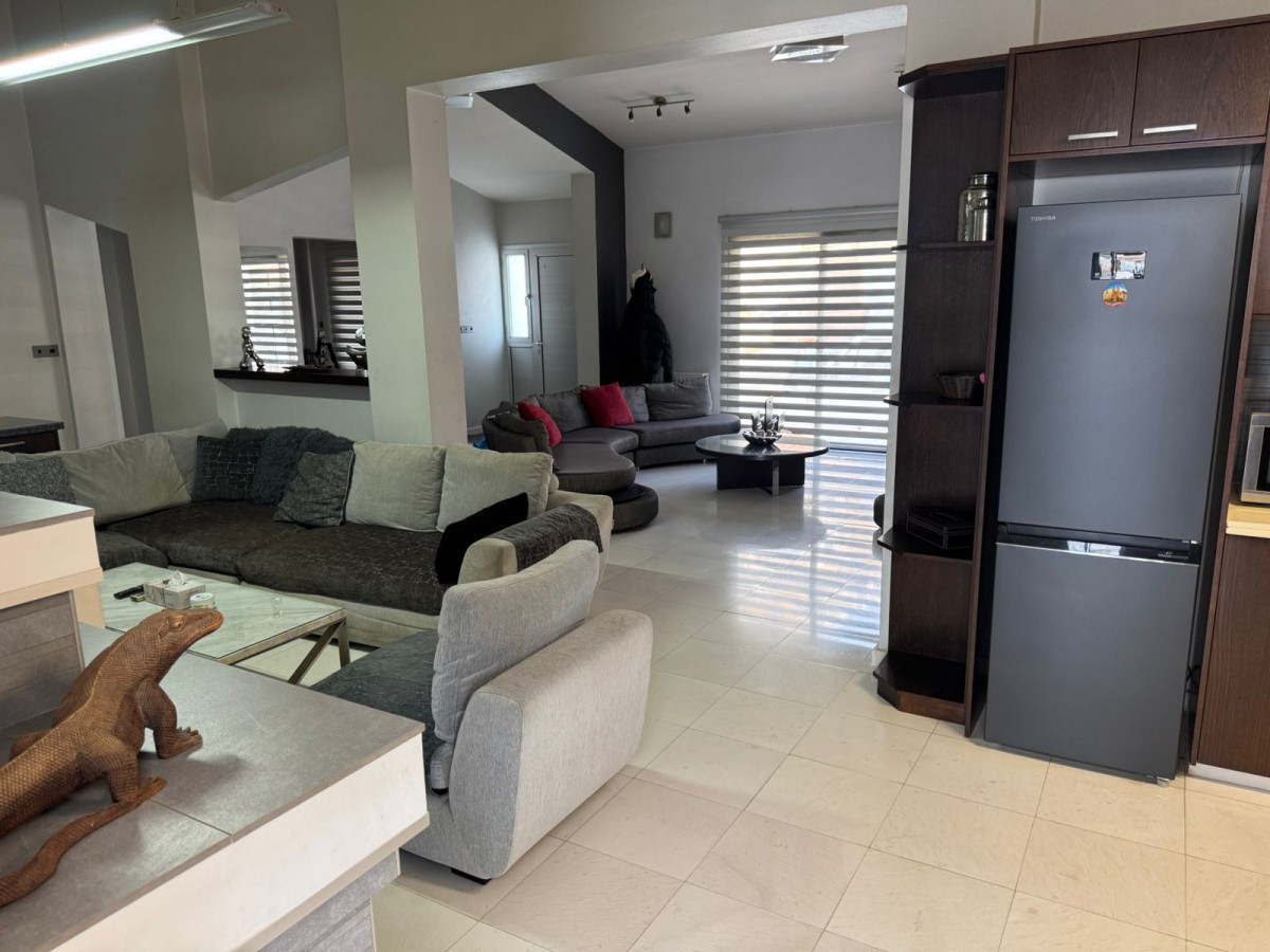 Detached Villa For Rent  in  Select Location