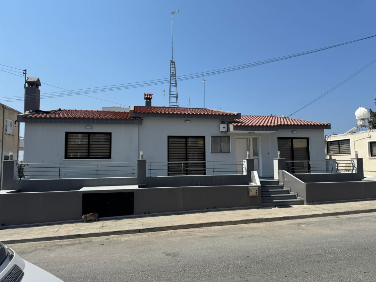 Detached Villa For Rent  in  Select Location
