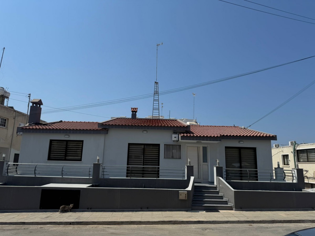 Detached Villa For Rent  in  Select Location