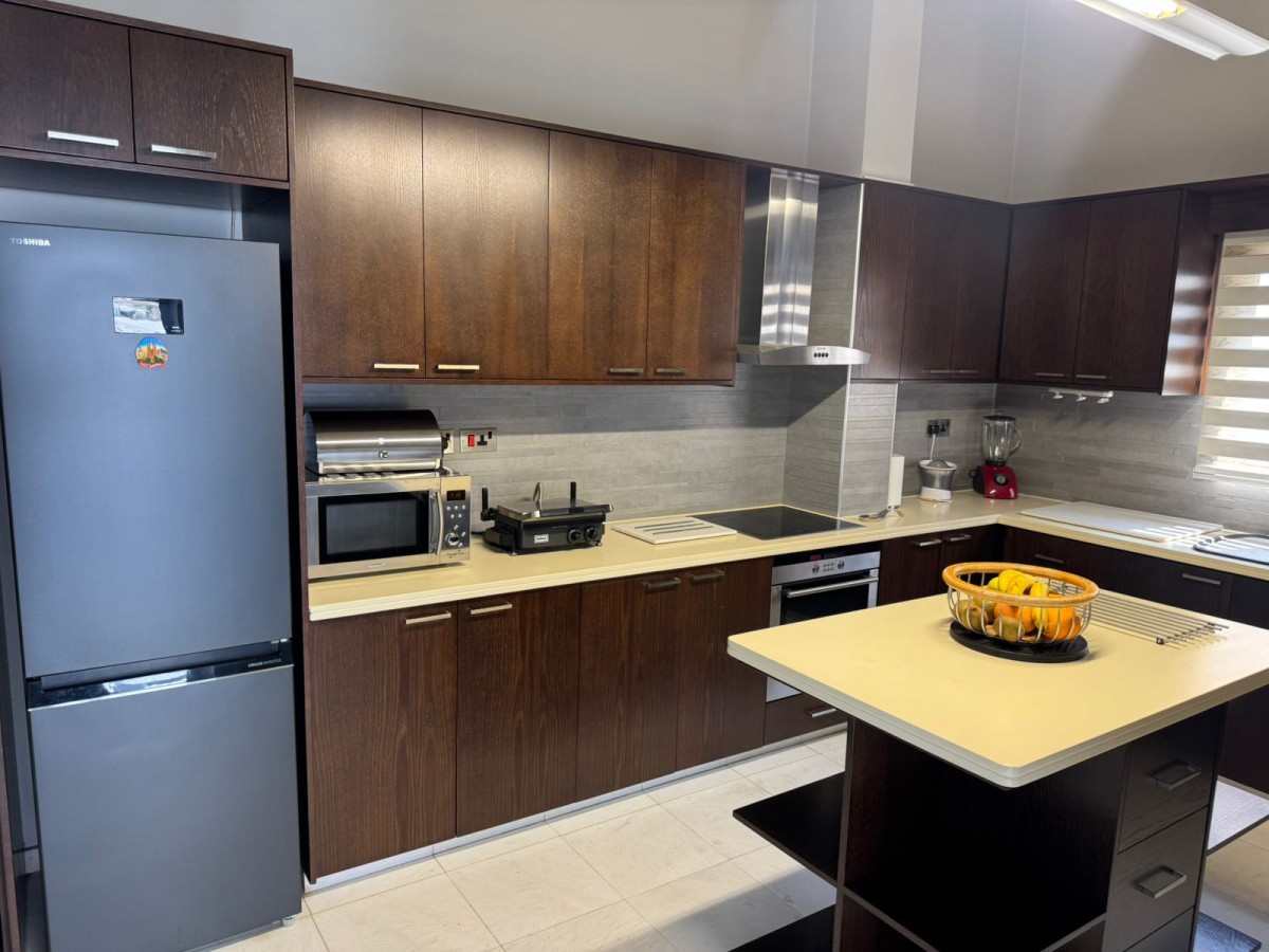 Detached Villa For Rent  in  Select Location