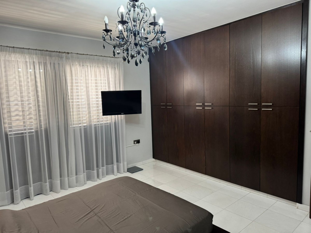 Detached Villa For Rent  in  Select Location