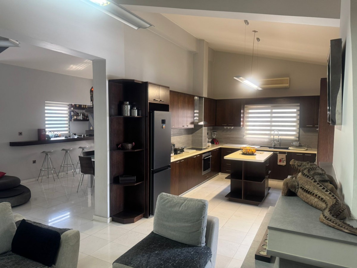 Detached Villa For Rent  in  Select Location