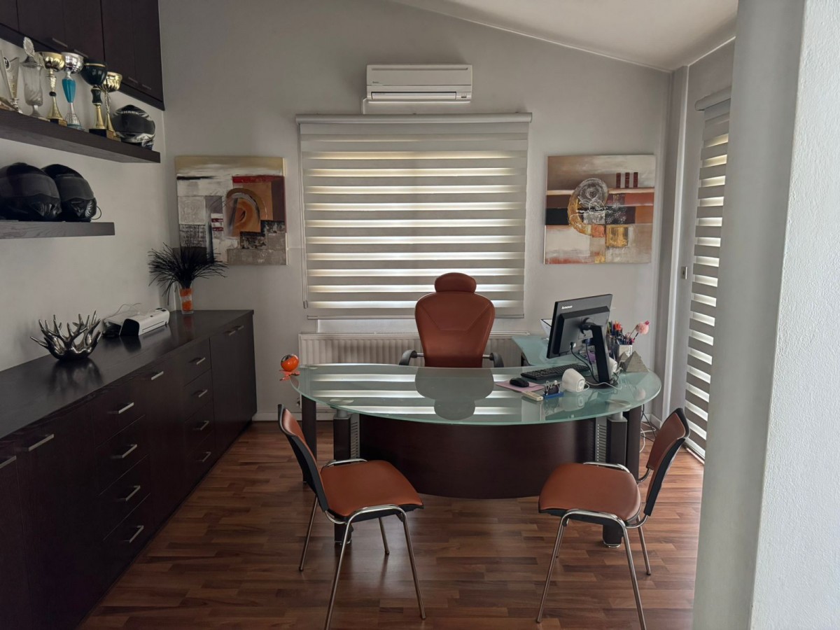 Detached Villa For Rent  in  Select Location
