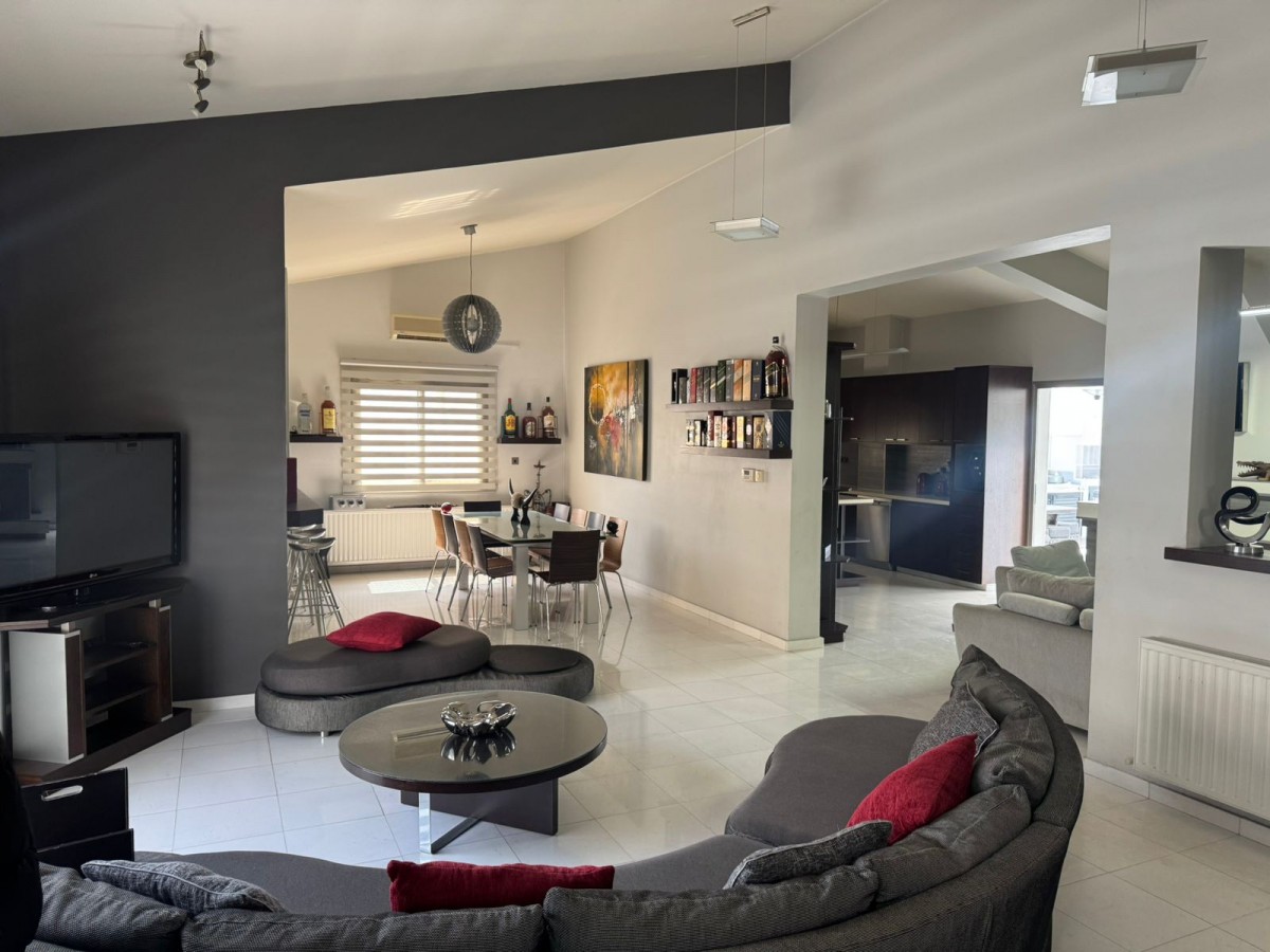 Detached Villa For Rent  in  Select Location