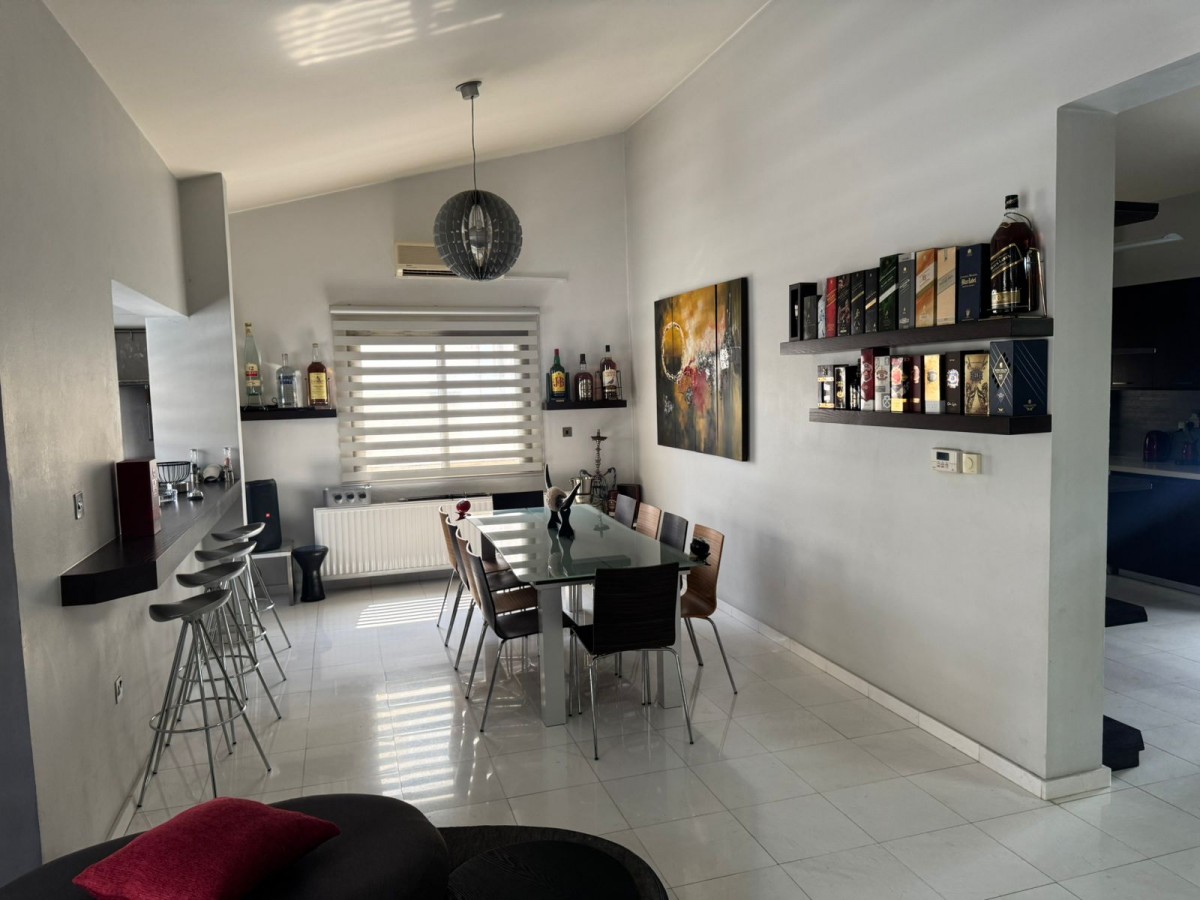Detached Villa For Rent  in  Select Location