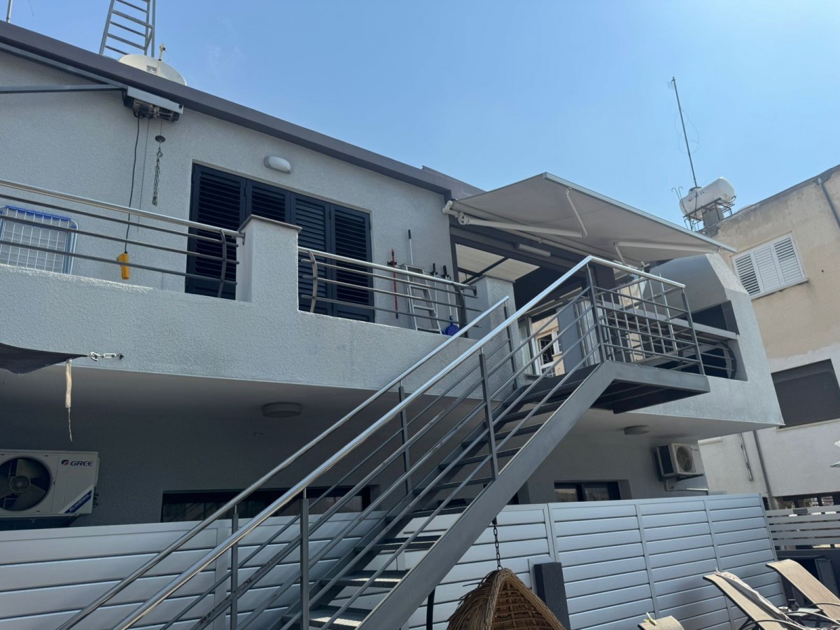 Detached Villa For Rent  in  Select Location