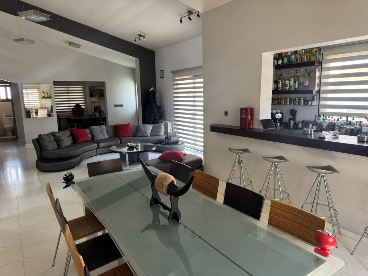 Detached Villa For Rent  in  Select Location
