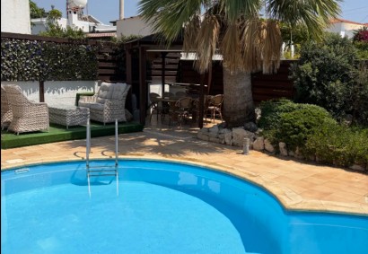 Kissonerga, Paphos Bungalow For Sale | DT5355