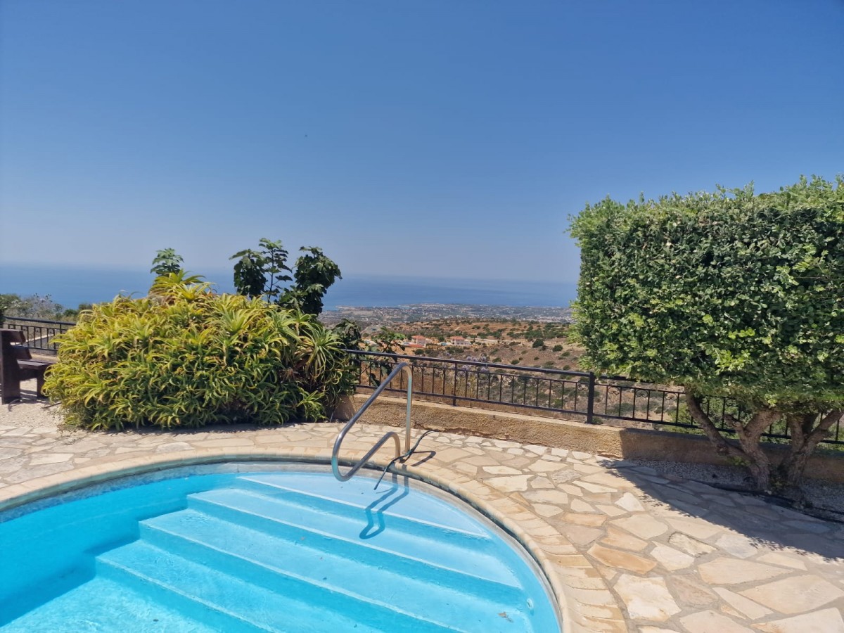 Detached Villa For Sale  in  Akoursos
