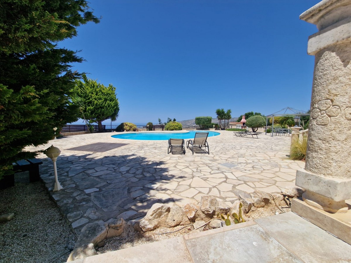 Detached Villa For Sale  in  Akoursos
