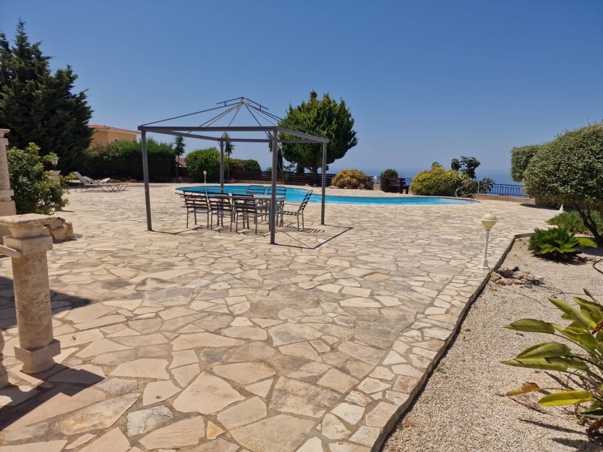 Detached Villa For Sale  in  Akoursos