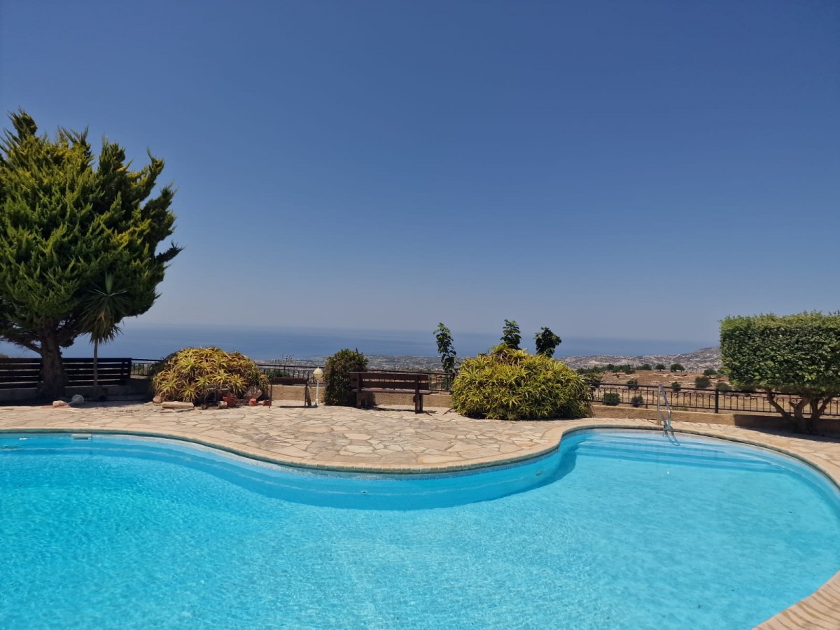 Detached Villa For Sale  in  Akoursos