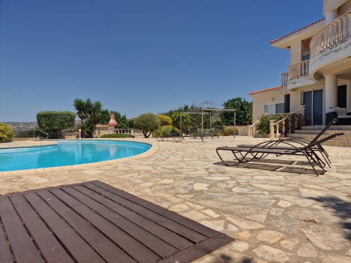 Detached Villa For Sale  in  Akoursos