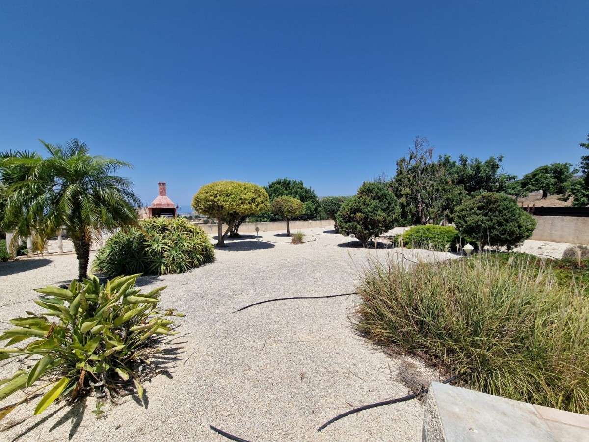 Detached Villa For Sale  in  Akoursos