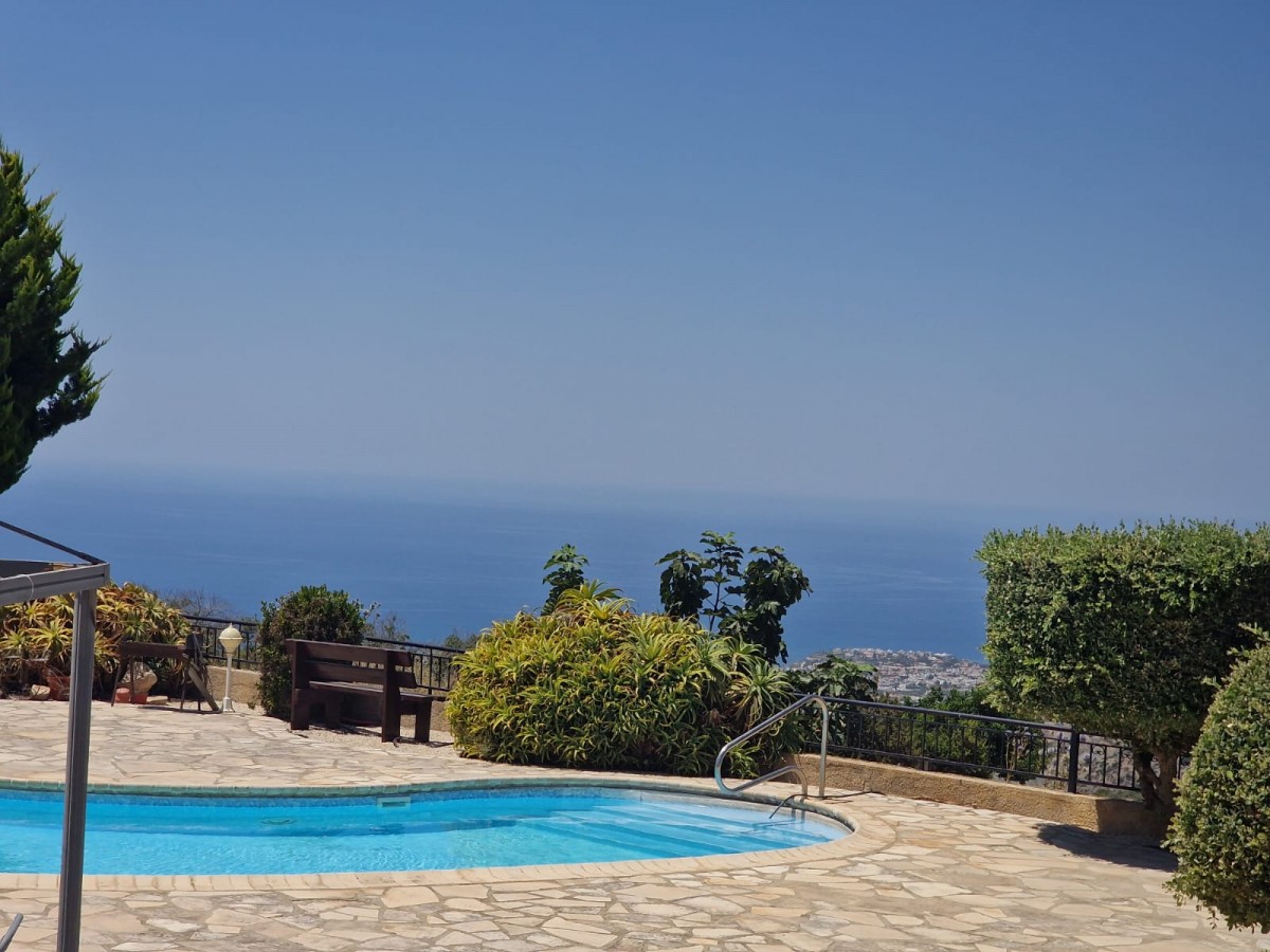 Detached Villa For Sale  in  Akoursos