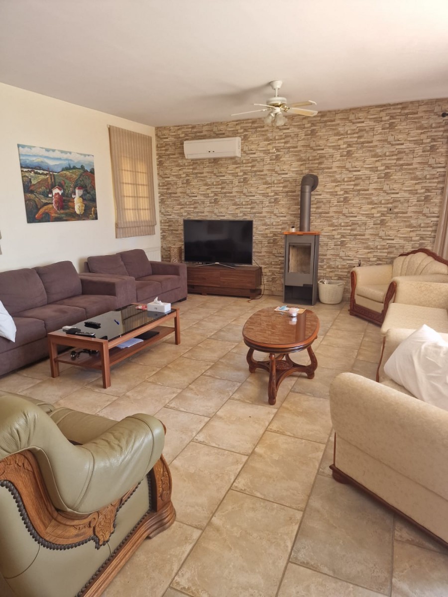 Detached Villa For Sale  in  Akoursos