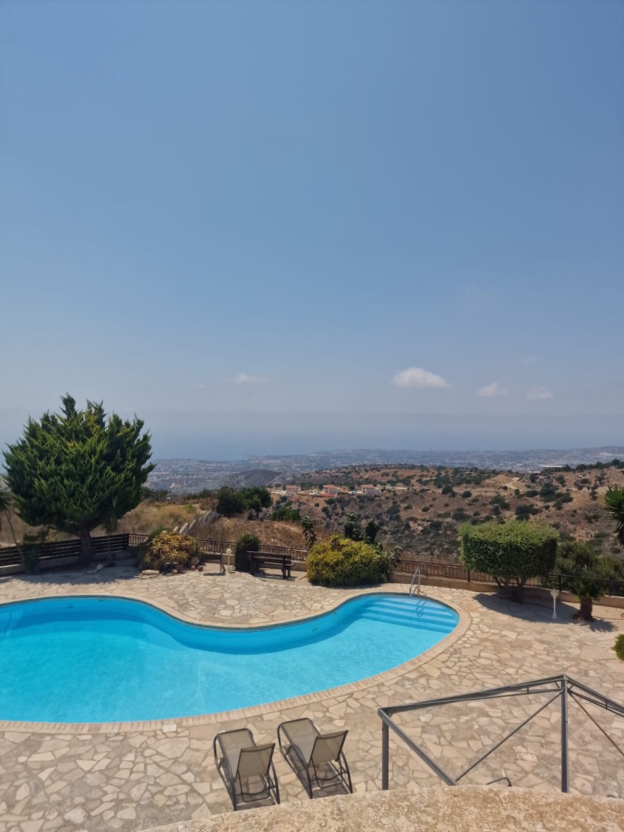 Detached Villa For Sale  in  Akoursos