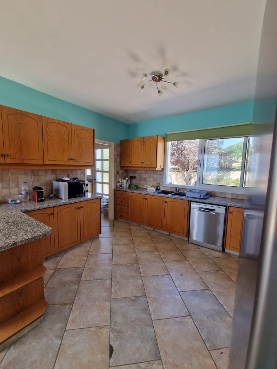 Detached Villa For Sale  in  Akoursos