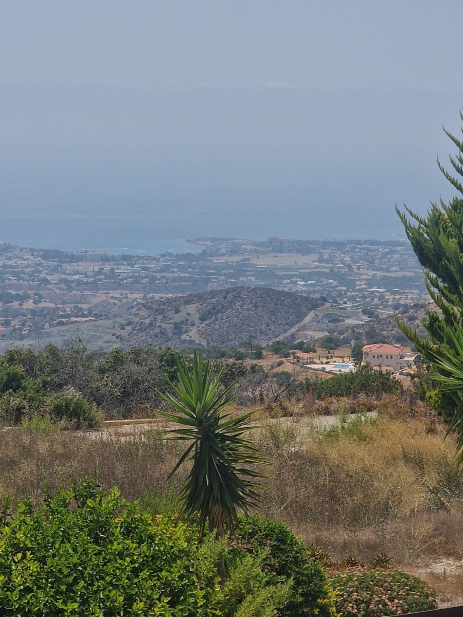 Detached Villa For Sale  in  Akoursos