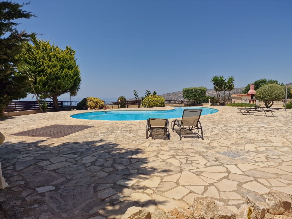 Detached Villa For Sale  in  Akoursos