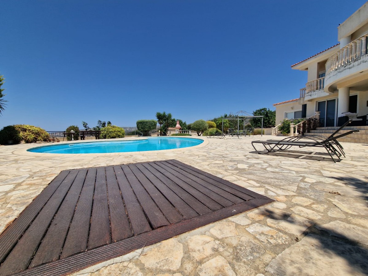 Detached Villa For Sale  in  Akoursos