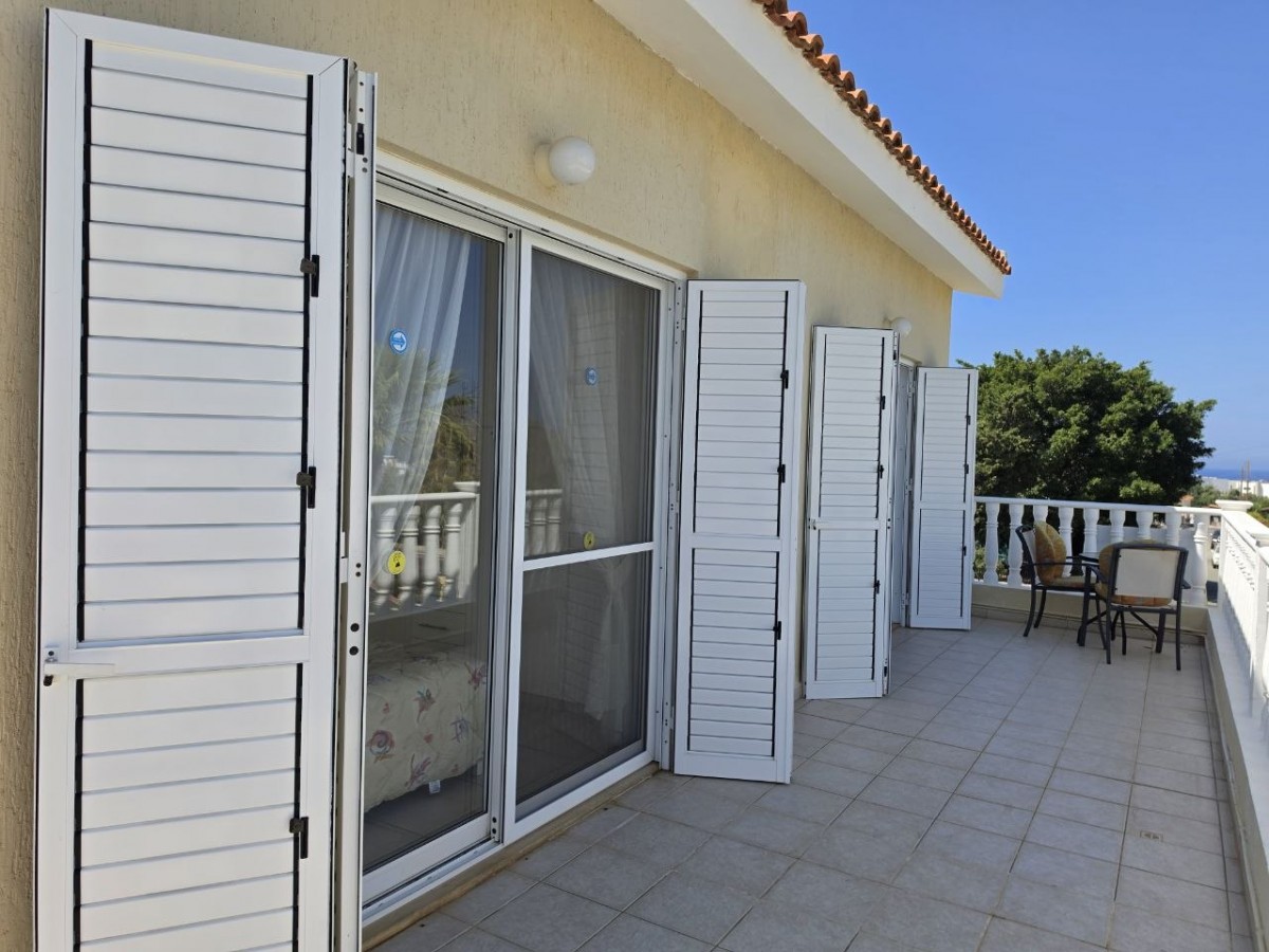 Detached Villa For Sale  in  Peyia - Sea Caves