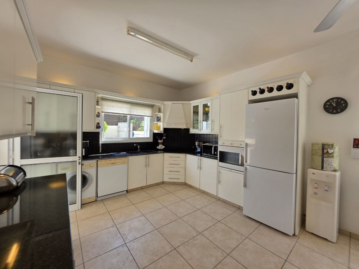 Detached Villa For Sale  in  Peyia - Sea Caves
