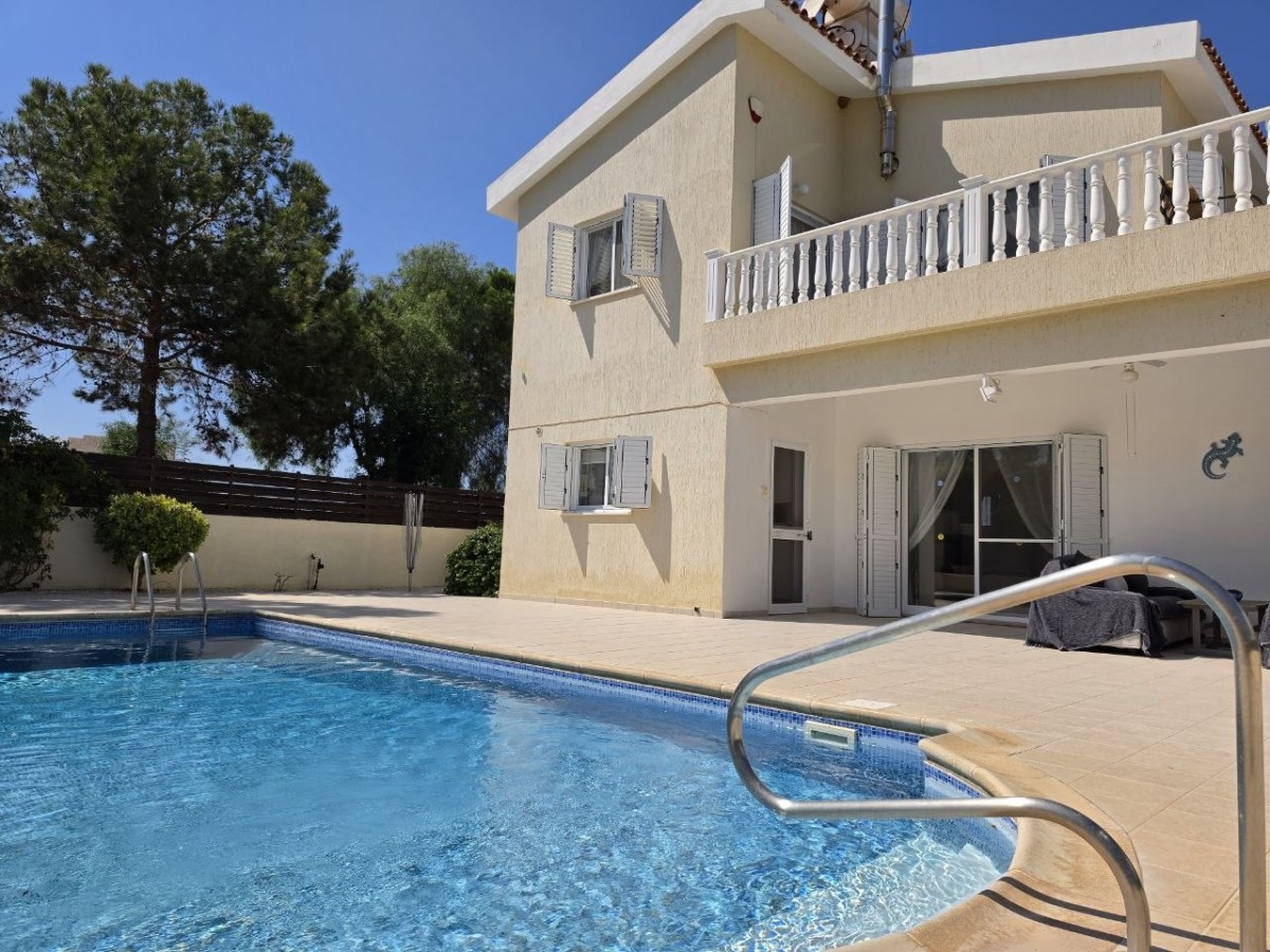 Detached Villa For Sale  in  Peyia - Sea Caves