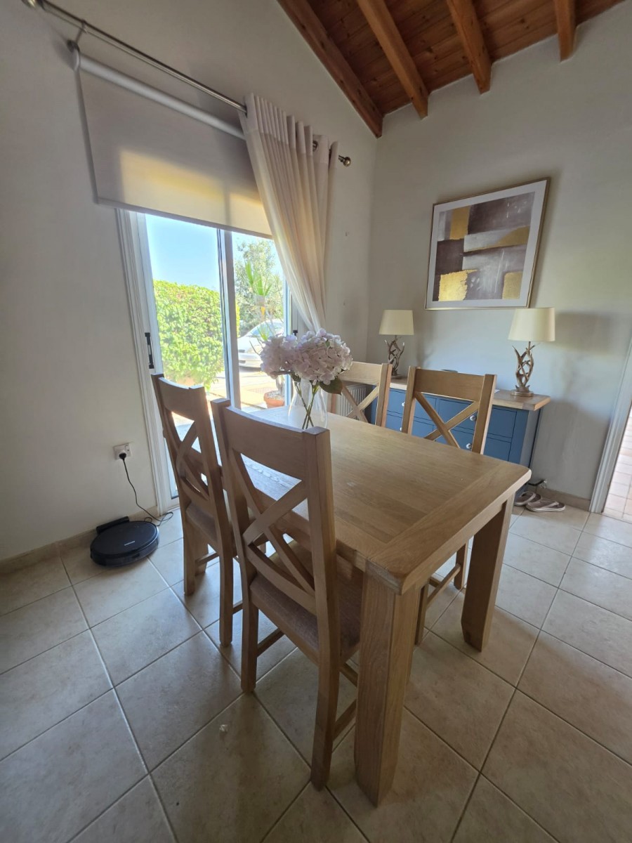 Bungalow For Sale  in  Kissonerga