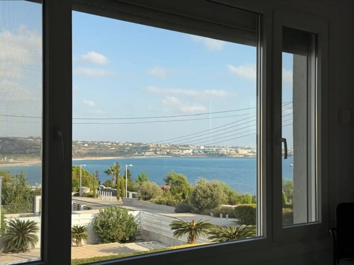 Detached Villa For Rent  in  Peyia - Coral Bay