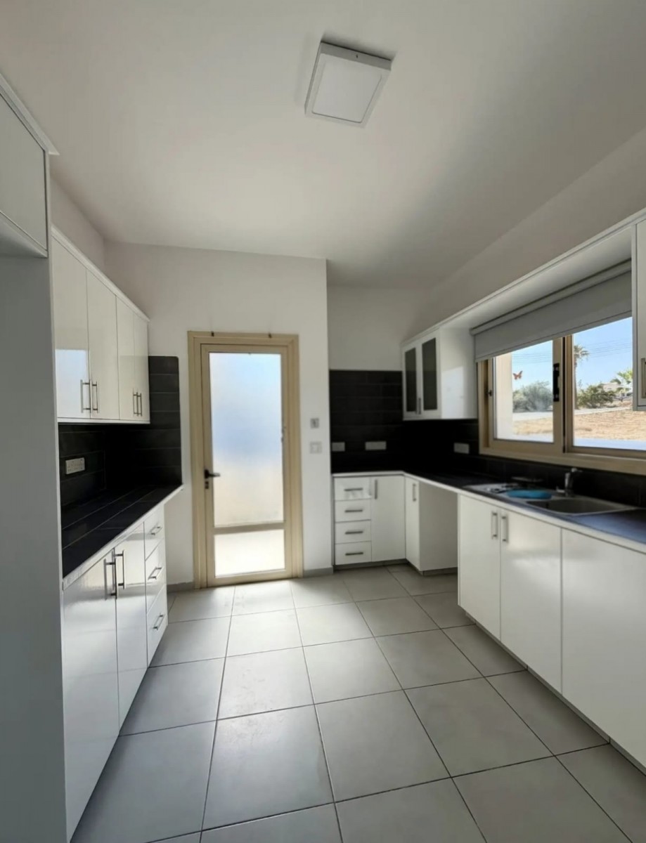 Detached Villa For Rent  in  Anarita