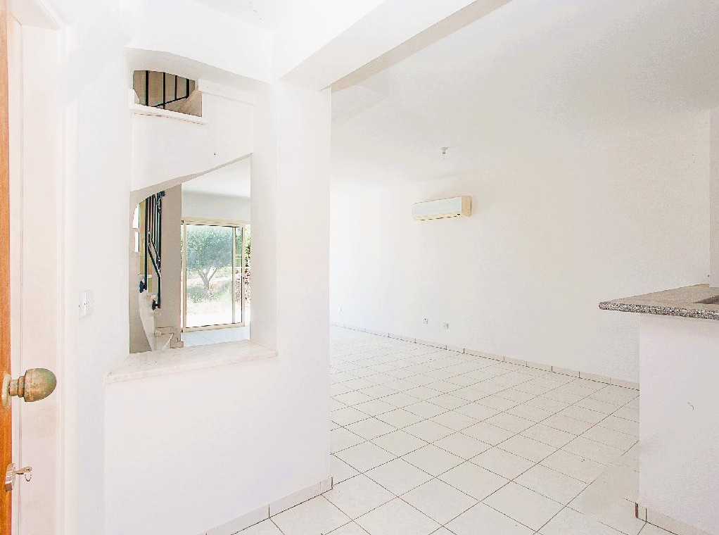 Semi Detached Villa For Sale  in  Anarita